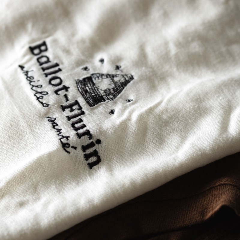 T-shirt brodé en lin bio - Écru 2