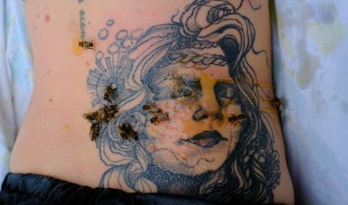 Tatouage : propolis, une cicatrisation naturelle