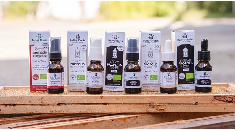 Préparations en sprays à la propolis, aux huile essentielles et au miel